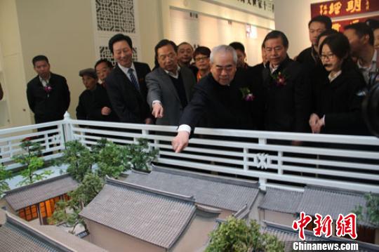 南通大學(xué)范曾藝術(shù)館開館 范曾桑梓捐贈百幅作品