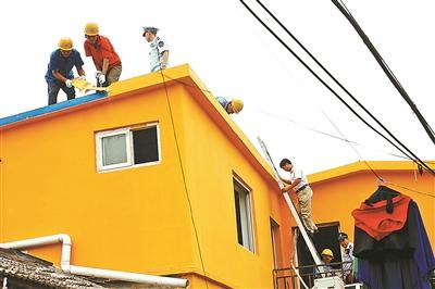 群租違建房刷黃漆 裝成快捷酒店