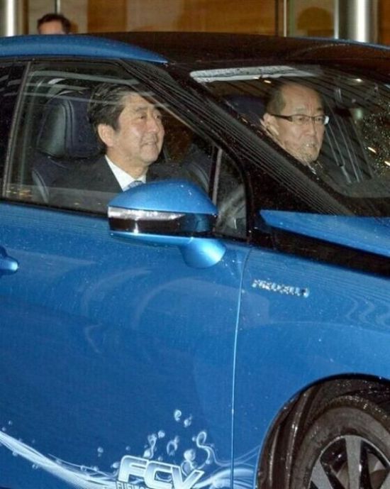 豐田新車請(qǐng)首相安倍代言 中國經(jīng)銷商叫苦不迭