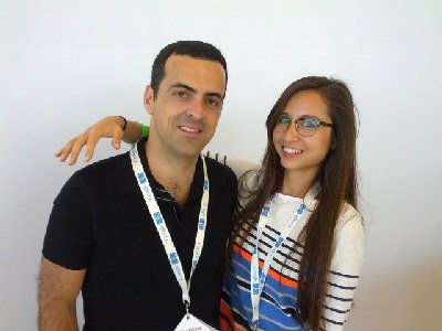 Amanda Rosenberg與已離職的Google Android全球副總裁Hugo Barra。(美國(guó)《世界日?qǐng)?bào)》取自網(wǎng)路)