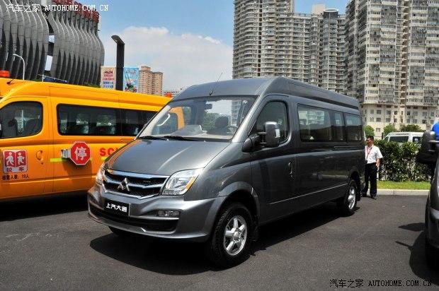 上汽大通上汽商用車(chē)上汽大通V802012款 2.5L定製版