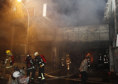 　臺南市東門城圓環(huán)旁一家早餐店清晨火警。（臺媒圖）