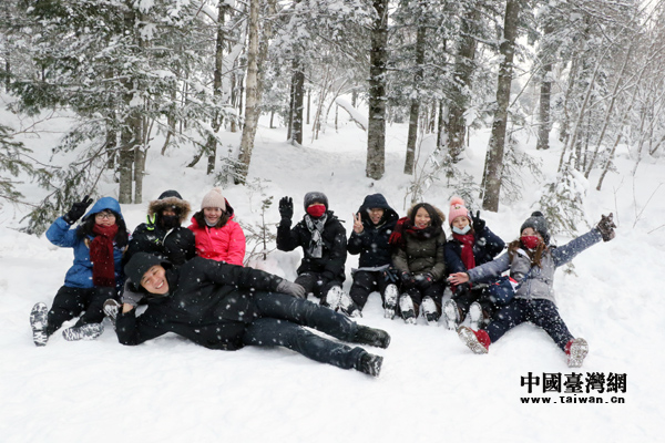 臺(tái)灣學(xué)生哈爾濱“冰雪之旅”初體驗(yàn)：雪美、天冷、心暖