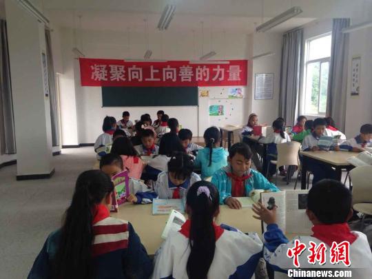 臺灣頂新援建雅安:為震區(qū)學(xué)校再建10所圖書室