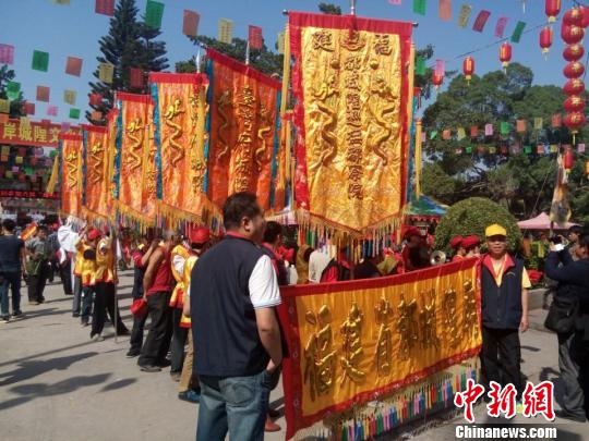 兩岸城隍神尊開(kāi)始巡境賜福