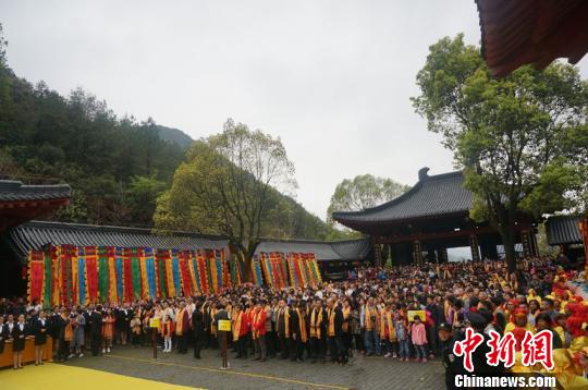 海峽兩岸共祭軒轅黃帝典禮在浙江縉雲(yún)舉行 詹堅宇 攝