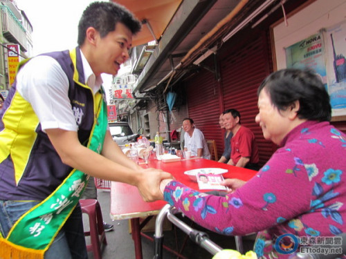 謝長(zhǎng)廷之子基層服務(wù)30年不會(huì)倚仗父親選臺(tái)北市長(zhǎng)