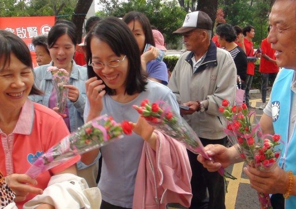 　　國民黨主席選舉倒數(shù)6天選情升溫，6位候選人訴求團(tuán)結(jié)