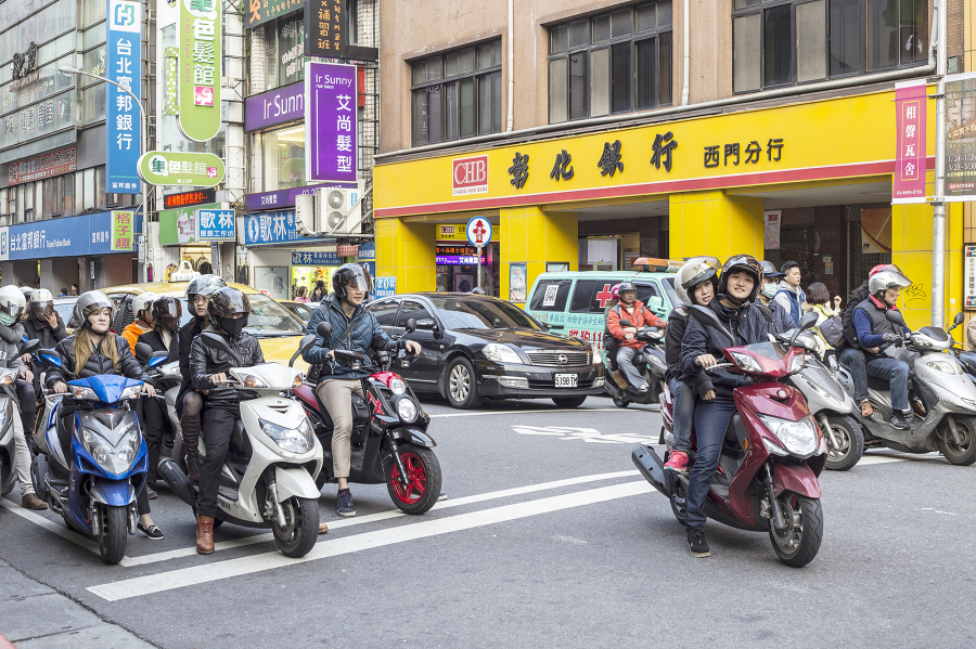 連“過馬路”都令人害怕 臺(tái)灣最美風(fēng)景還是人嗎？