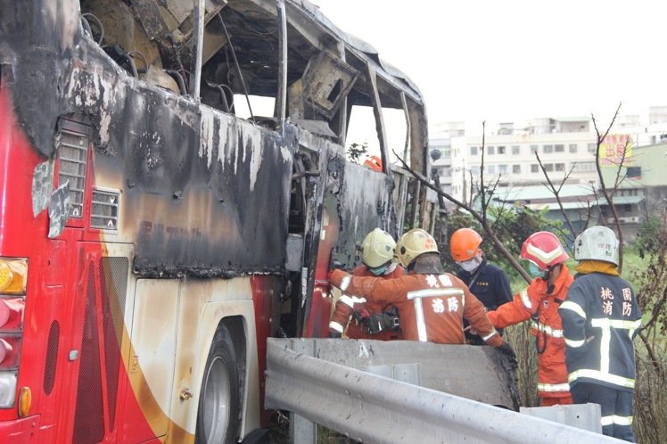 臺(tái)灣遊覽車(chē)起火事故：罹難乘客每人預(yù)估理賠117萬(wàn)