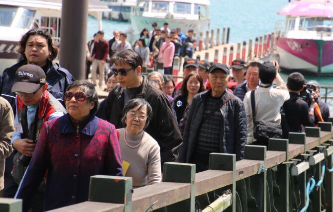   陸客縮減致兩岸航運(yùn)旅客大減5成8。（圖片來源：臺(tái)灣《聯(lián)合報(bào)》）