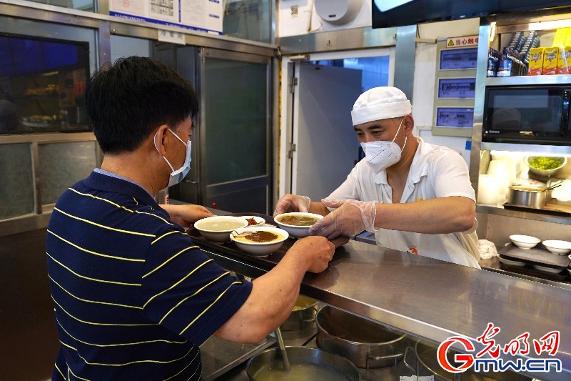 【組圖】北京餐飲業(yè)恢復(fù)堂食 “煙火氣”回歸