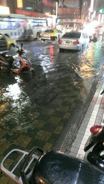 梅雨季造成臺(tái)灣中部豪雨成災(zāi)