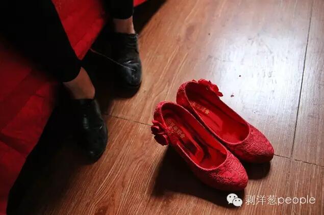 廣西16歲“娃娃夫妻”:我們還沒有養(yǎng)家的能力