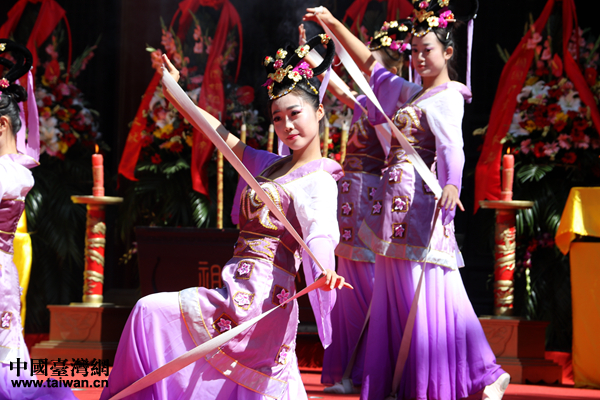 兩岸千名青年黃陵祭祖 緬懷人文始祖?zhèn)鞒兄腥A文化